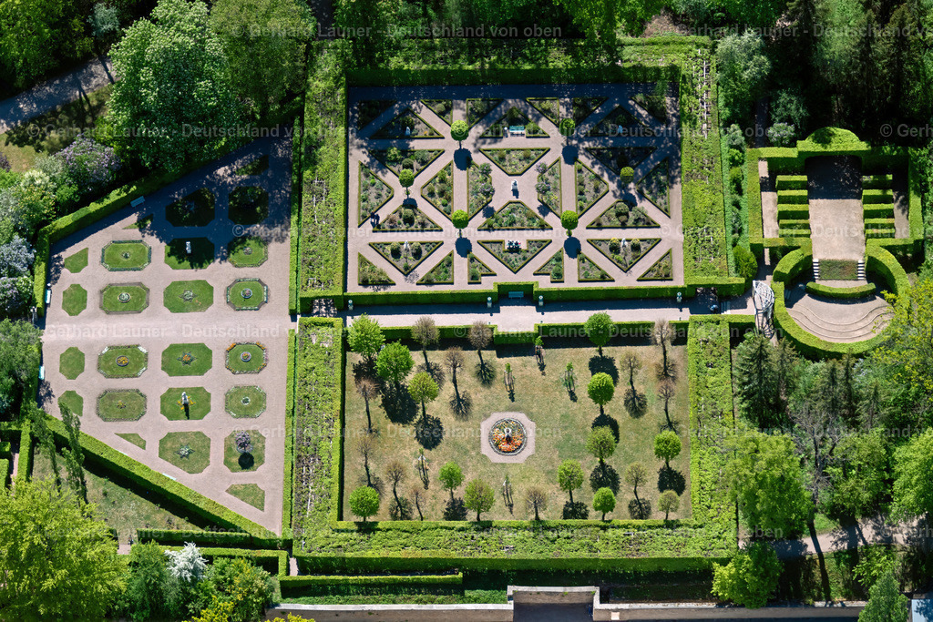 4026928 | WEIMAR 07.05.2020 Schlosspark " Schloss Belvedere " mit Russischem Garten im Ortsteil Belvedere in Weimar im Bundesland Thüringen, Deutschland. Weiterführende Informationen bei: Klassik Stiftung Weimar. // Castle Park " Schloss Belvedere " with Russian Garden in the district Belvedere in Weimar in the state Thuringia, Germany. Further information at: Klassik Stiftung Weimar. Foto: Gerhard Launer