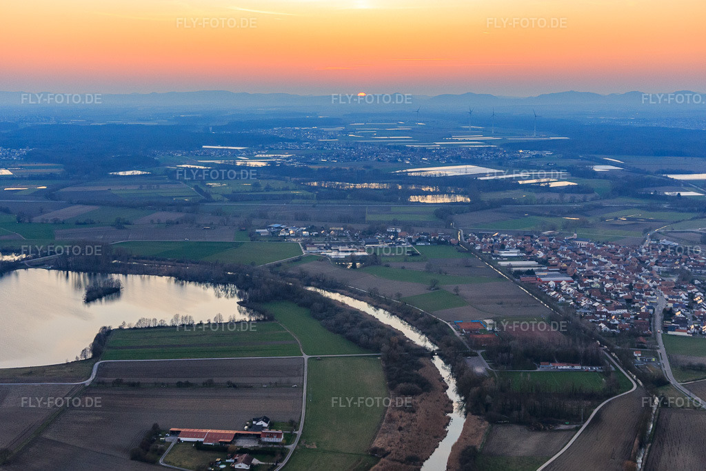 Luftbild: Sonnenuntergang am Althrein aus Osten in Neupotz im Bundesland Rheinland-Pfalz in Deutschland.Foto: IMG_105249.jpg vom 24.03.2018 durch Werner Riehm/FLY-FOTO.deAuflösung des Originals: 5300 x 3533 px