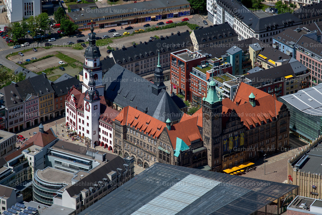 3803529 | CHEMNITZ 07.09.2021 Gebäude des Rathauses der Stadtverwaltung am Marktplatz der Innenstadt im Ortsteil Zentrum in Chemnitz im Bundesland Sachsen, Deutschland. // Town Hall building of the City Council at the market downtown in the district Zentrum in Chemnitz in the state Saxony, Germany. Foto: Gerhard Launer