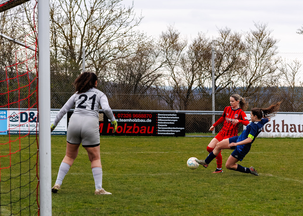 HÄRFCH_260404_3-60 | FC Härtsfeld 03 vs. 1.FC Heidenheim 1846 II, Fußball, Frauen, Bezirksliga, 2025/2026, 11. Spieltag, 04.04.2026 in Dunstelkingen (Foto: Michael Bulling) - Realisiert mit Pictrs.com