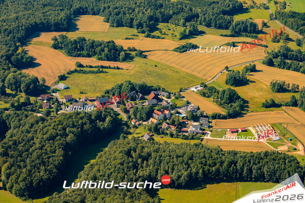 Das Luftbild zeigt : Hundsdorf Obertrubach - Die Luftaufnahme wurde 2024 vom UL-Flugzeug aus erstellt ( keine Drohne ) - Hochauflösende Luftaufnahme - Für grossformatige Ausdrucke geeignet. Die Geschenkidee !Mit Lizenz und Bildrechte bestellbar