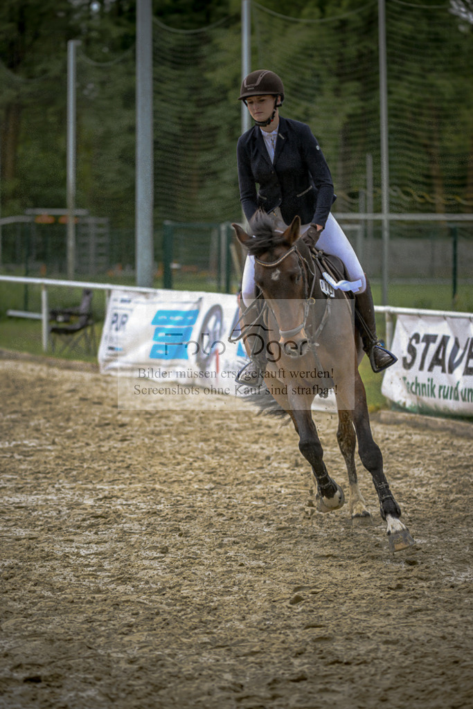 20240505-DOS_0163 | Entdecke hochwertige Reitturnierfotos von Foto Oger. Professionell, emotional und authentisch – jetzt Lieblingsmomente im Shop bestellen.Deutschlandweite Turnierfotografie. - Realisiert mit Pictrs.com