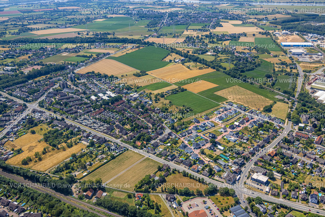 Voerde220702790 | Luftbild, Neubau Wohngebiet Schlehenweg und Wisselmannweg, Ortsansicht und AWO Seniorenzentrum Elisabeth-Selbert-Haus, Friedrichsfeld, Voerde, Ruhrgebiet, Nordrhein-Westfalen, Deutschland