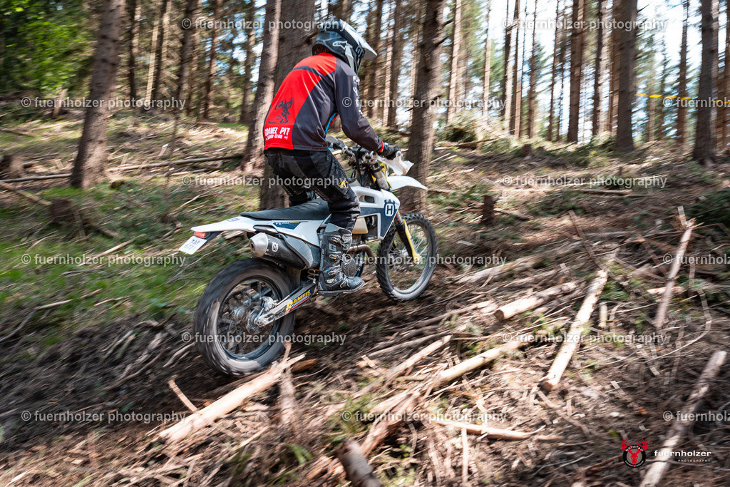 fuernholzer_250501-C1-811 | Fotografische Impressionen von der Red Stag Enduro Extreme by fuernholzer-photography.com. Endurosport in Österreich fotografisch festgehalten von fuernholzer. Auftragsfotografie für Private, Gewerbefotos und Industriefotografie. Eventfotografie, Sportfotografie und Motorsportfotografie. Anbieter von Fotoworkshops, Fototraining, fotografischen Vorträgen und Fotoseminaren.