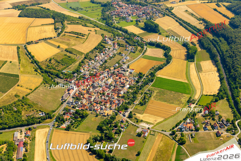 Das Luftbild zeigt : Müdesheim Arnstein - Die Luftaufnahme wurde 2023 vom UL-Flugzeug aus erstellt ( keine Drohne ) - Hochauflösende Luftaufnahme - Für grossformatige Ausdrucke geeignet. Die Geschenkidee !Mit Lizenz und Bildrechte bestellbar