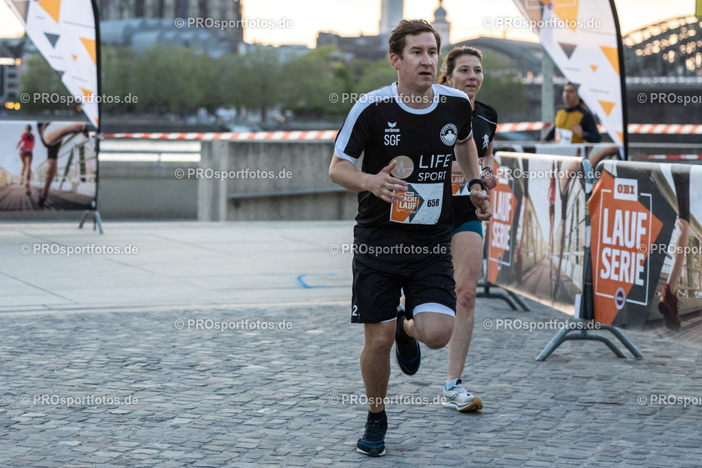 16. OBI Nachtlauf des ASV Koeln; Koeln, 17.05.23 | Impressionen vom 16. OBI Nachtlauf des ASV Koeln am 17.05.23 an Rheinpromenade und Tanzbrunnen in Koeln (Deutschland). Foto: BEAUTIFUL SPORTS/Ulrich Fassbender