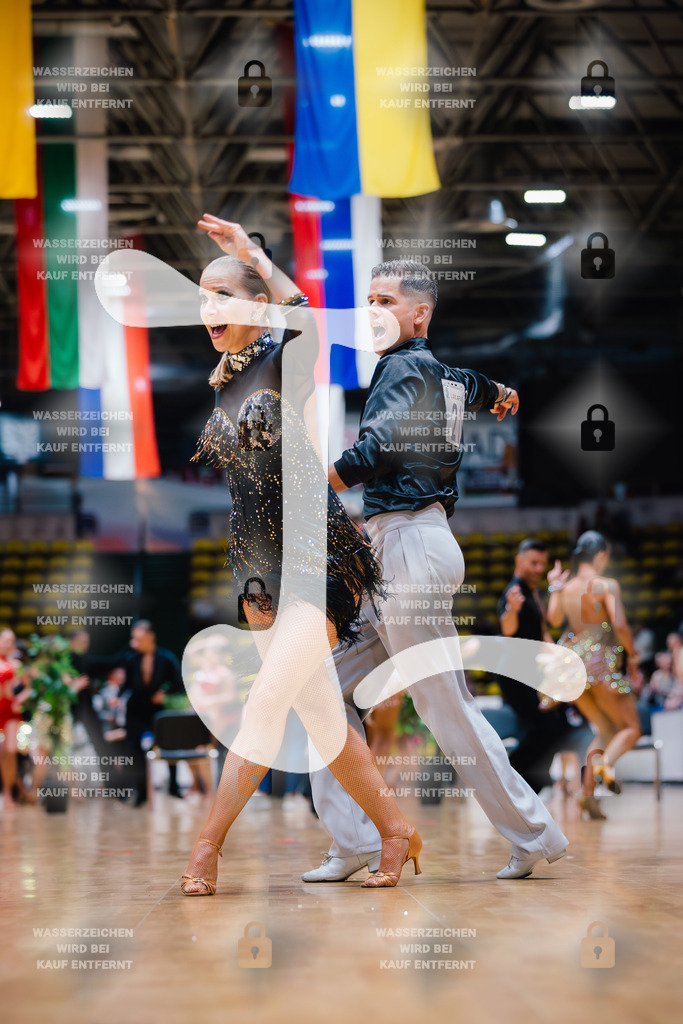 Hessen Tanzt WDSF Open Senior I Latin 7th (219) Thomas Lennefer _ Rosina Witzsche (Blau-Silber Tanzsportclub Berlin)-2025-05-17-2270 | Webshop for digital downloads and prints of dance sport, event & show photographer Julian Link - Realisiert mit Pictrs.com