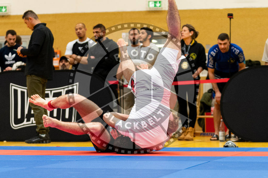 20231118PBB13538 | Fighters compete during the AJP Tour 600 Frankfurt Championship in Frankfurt/Main, Germany, on November 18, 2023.
