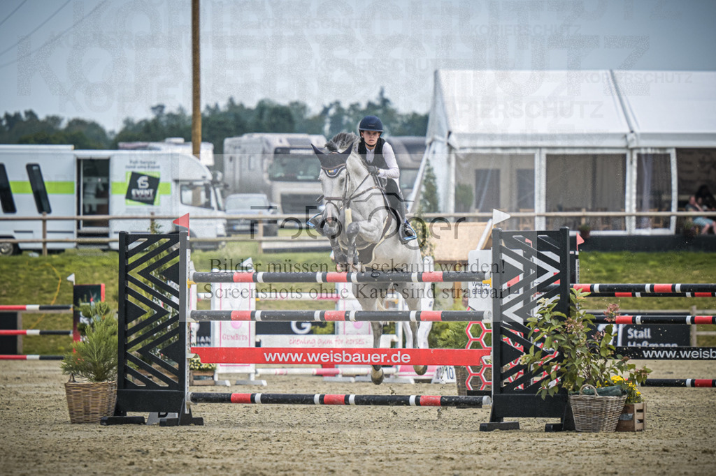 DOS_1158 | Entdecke hochwertige Reitturnierfotos von Foto Oger. Professionell, emotional und authentisch – jetzt Lieblingsmomente im Shop bestellen.Deutschlandweite Turnierfotografie. - Realisiert mit Pictrs.com