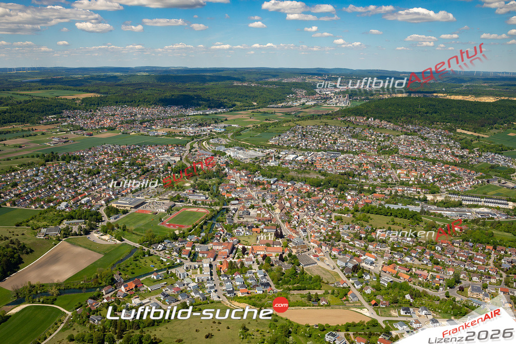 Luftaufnahme der Stadt Herbrechtingen - Die Luftaufnahme wurde 2025 vom UL-Flugzeug heraus erstellt ( keine Drohne ) - Hochauflösende Luftaufnahme - für professionelle Ausdrucke geeignet. Die Geschenkidee !Mit Lizenz und Bildrechte bestellbar