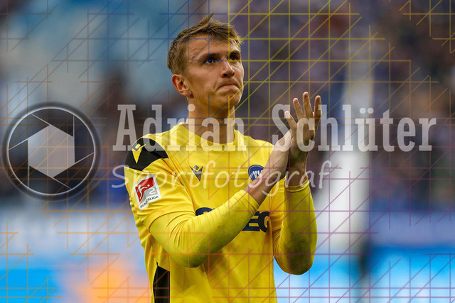 05.04.2026, GER, Fussball, Herren, 2. BL, Saison 2025/2026, FC Schalke 04 - Karlsruher SC | Hans Christian Bernat (KSC) ist enttäuscht nach der Niederlage 