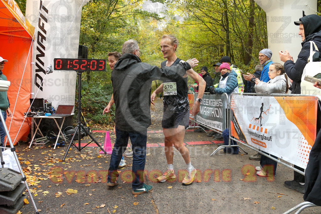 251026_1153_EX1_9768 | Sportfotografie im Rhein-Sieg Kreis, Köln, Bonn, NRW, Rheinland Pfalz, Hessen, etc. Unser Tätigkeitsfeld umfasst den Laufsport vom Volkslauf über den Marathon, Duathlon, Triathon bis zum Ultralauf wie Kölnpfad Ultra oder Schindertrail.