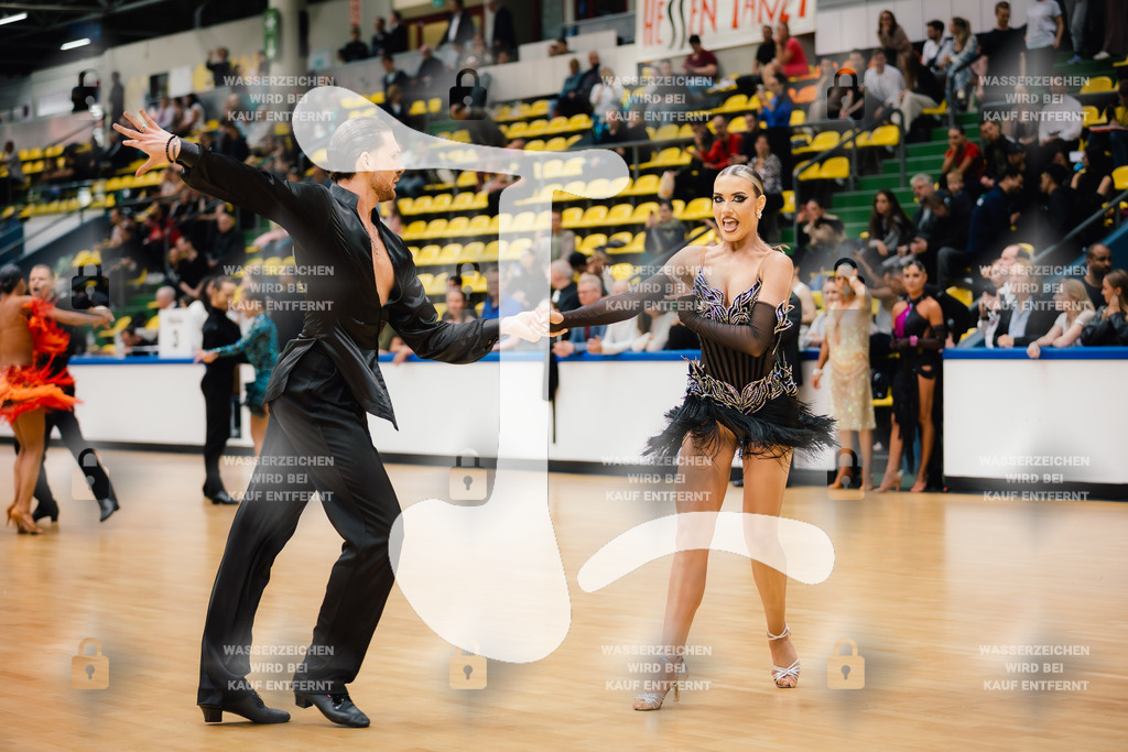 Hessen Tanzt WDSF International Open Latin 11th (43) Justin Lauer _ Rita Schumichin (TSC Saltatio Neustadt im TV 1860 Mußbach)-2025-05-18-4867 | Webshop for digital downloads and prints of dance sport, event & show photographer Julian Link - Realisiert mit Pictrs.com