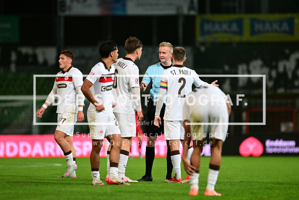 Fußball I Herren I Saison 2025-2026 I Regionalliga Nord I 16. Spieltag I VfB Lübeck - FC St. Pauli II I 04926 | Der Sportfotograf. - Realized with Pictrs.com