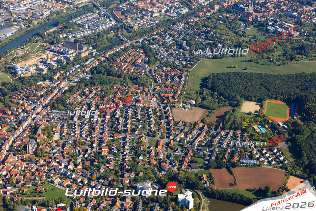 Die Luftaufnahme der Stadt Bischberg wurde vom UL-Flugzeug heraus erstellt ( keine Drohne )- hohe Auflösung für beste Qualität