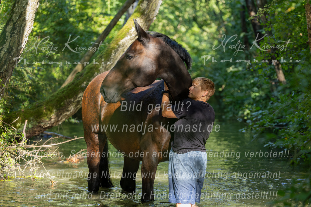 Auswahl_Photographie_Nadja_Kienast__IE_8639-Verbessert-RR | Ich biete Ihnen einzigartige und individuelle Fotoshootings mit Ihren Tieren.
In individuellen Coachings lernen Sie, wie sie von Ihrem Pferd, Ihrer Katze, Ihrem Hund oder einfach Ihrem persönlichen Lieblingstier eindrucksvolle Fotos machen können.