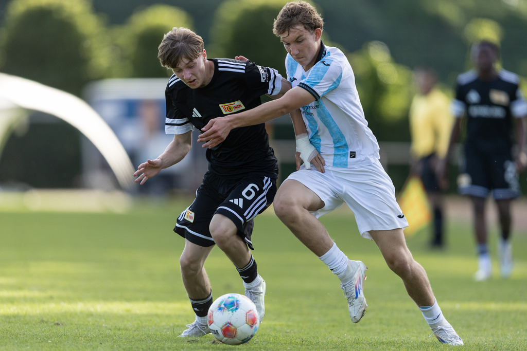 Fußball I Männer I 40. Pfingscup Hollage I 13273 | realhellocedii - Realisiert mit Pictrs.com