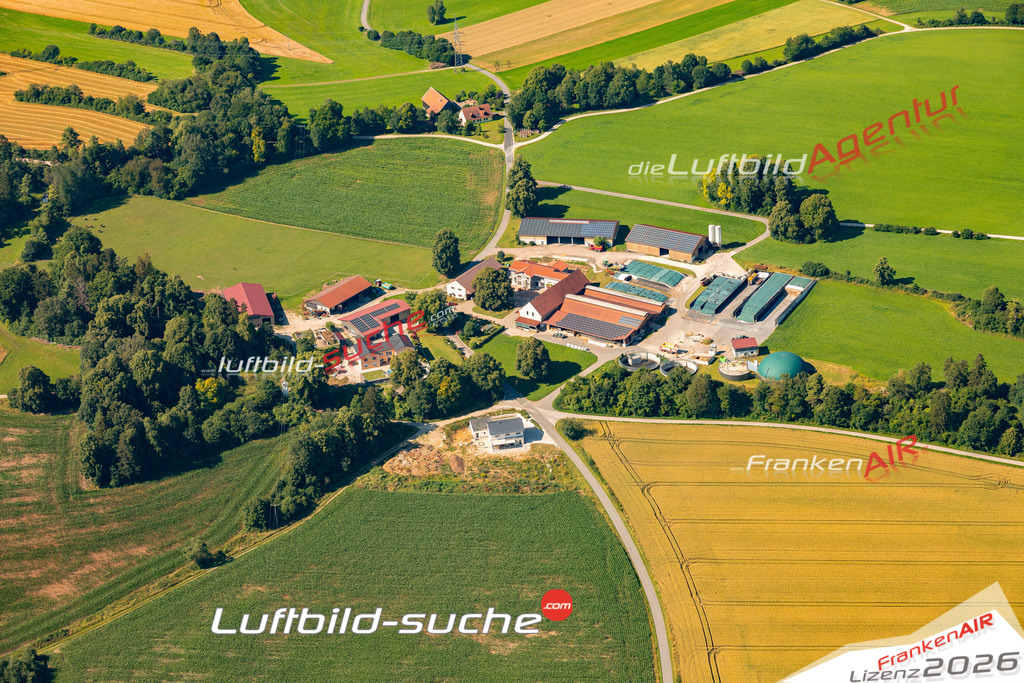 Das Luftbild zeigt : Wilfertshofen Lauterhofen - Die Luftaufnahme wurde 2024 vom UL-Flugzeug aus erstellt ( keine Drohne ) - Hochauflösende Luftaufnahme - Für grossformatige Ausdrucke geeignet. Die Geschenkidee !Mit Lizenz und Bildrechte bestellbar