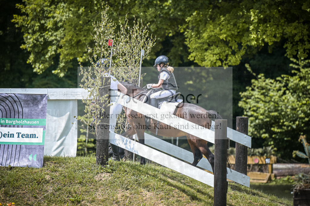 DOS_5671 | Entdecke hochwertige Reitturnierfotos von Foto Oger. Professionell, emotional und authentisch – jetzt Lieblingsmomente im Shop bestellen.Deutschlandweite Turnierfotografie. - Realisiert mit Pictrs.com