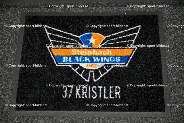 AUT, Eishockey Open Lockerroom Black Wings Linz | 18.09.2024, Linz, AUT, Open Lockerroom Black Wings Linz, im Bild Kabinenplatz Andreas Kristler (BWL)