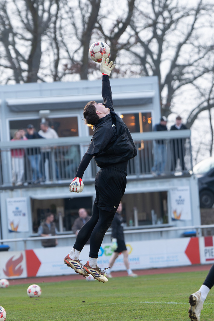 Fußball I Herren I Saison 2025-2026 I Regionalliga Nord I 25. Spieltag I TuS Blau-Weiß Lohne - Werder Bremen II I 5740 | Pascal Fabian Kokott (34, TuS BW Lohne) - Realisiert mit Pictrs.com