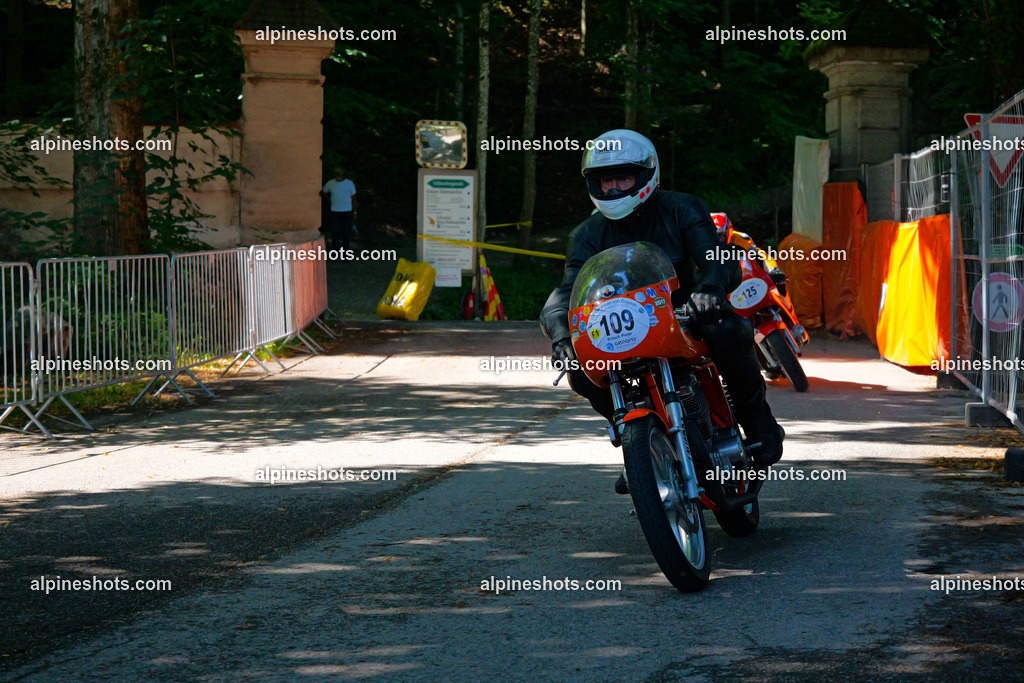 P1026310 | Erleben Sie atemberaubende, hochqualitative Fotos Ihrer Fahrt entlang der malerischen Alpenstraßen. Besuchen Sie alpineshots.com, um professionelle Aufnahmen Ihrer unvergesslichen Reise zu finden und zu kaufen - Realisiert mit Pictrs.com