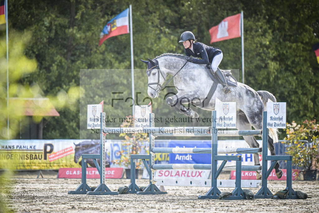 DOS_9605 | Entdecke hochwertige Reitturnierfotos von Foto Oger. Professionell, emotional und authentisch – jetzt Lieblingsmomente im Shop bestellen.Deutschlandweite Turnierfotografie. - Realisiert mit Pictrs.com