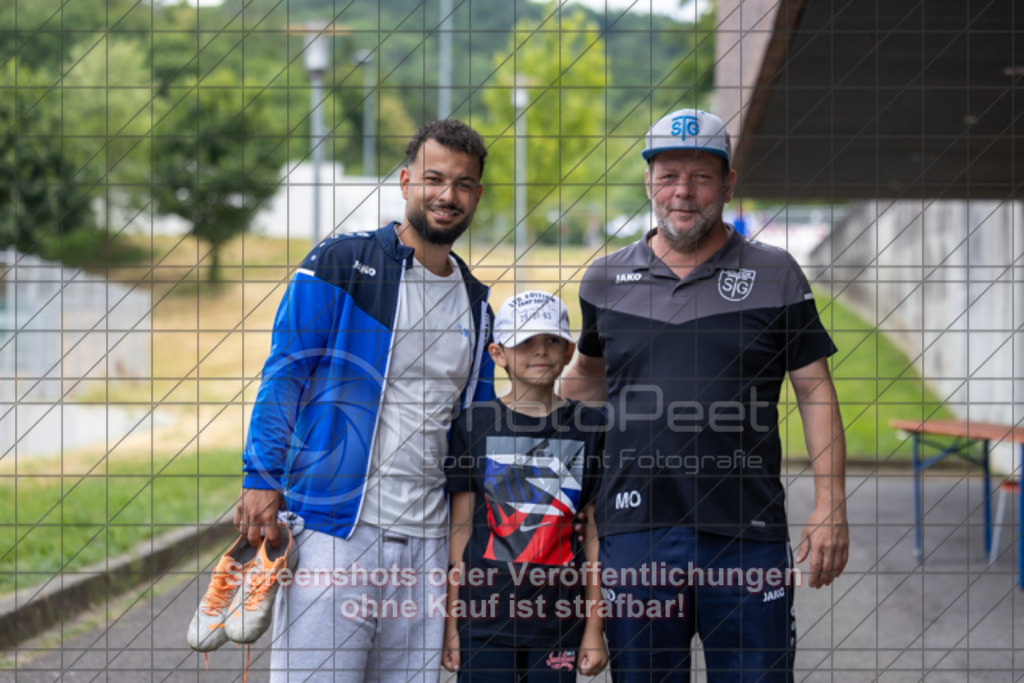20250706_131928_0021 | #,TSG Salach (blau) vs. 1.FC Heidenheim (rot), Fußball, Freundschaftsspiel - WfV, Saison 2025/2026, Rasensportplatz, Staufenecker Str. 41, 73084 Salach, 06.07.2025 - 15:30 Uhr,Foto: PhotoPeet-Sportfotografie/Peter Harich