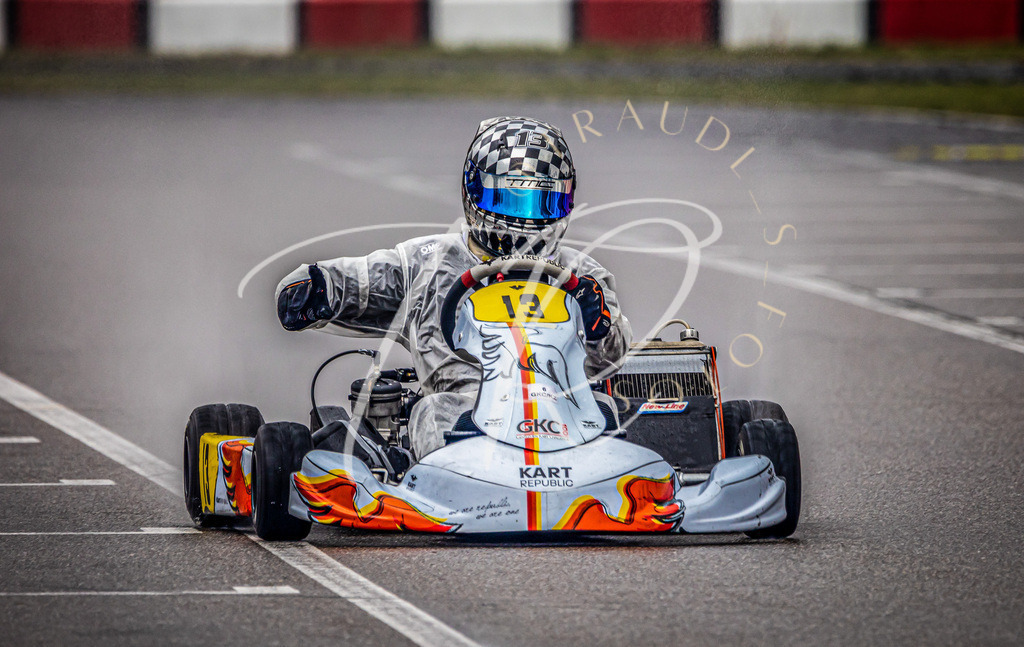 cd11f8e5bc7242bb930080242119618e | traudl_s_fotos