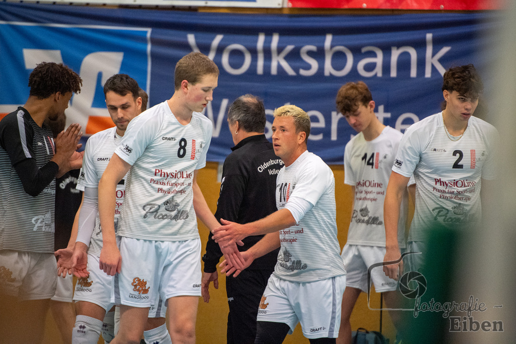 VSG Ammerland-Oldenburger TB | Regionalliga; VSG Ammerland (blau)-Oldenburger TB (weiß) am 18.01.2025 in Bad Zwischenahn (Sporthalle Schilldestraße ), Photo: Philip Eiben 2025 - Realisiert mit Pictrs.com
