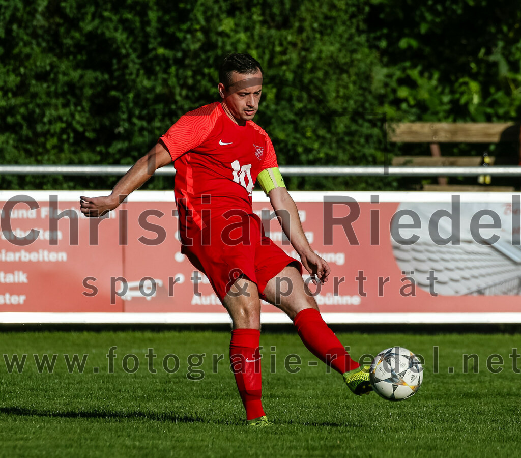 2023-08-18_034_SpVgg_Eichenkofen_gegen_FC_Langenpreising | Erding, Deutschland, 18.08.2023:
Fußball, A-Klasse 2023 / 2024, 3. Spieltag, SpVgg Eichenkofen gegen FC Langenpreising, Endergebnis: 0:2

Manuel Mundigl (SpVgg Eichenkofen, #22)

Foto: Christian Riedel / fotografie-riedel.net