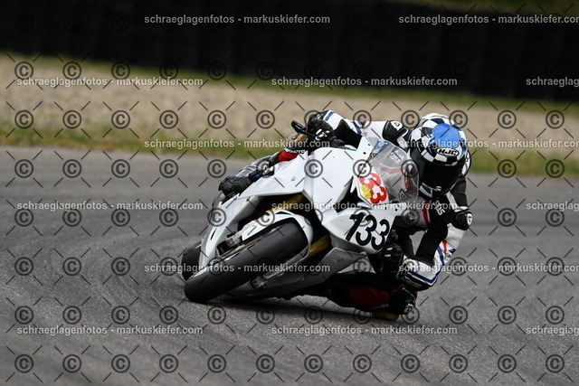 25bt02-1040 | markuskiefer.com - Realisiert mit Pictrs.com