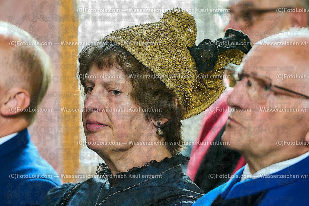 ALP0228_XXXIX_Chopin-Festival_Goldhaubengruppe_Wiesenhofer | (C)FotoLois.com, Alois Spandl, XXXIX. internationales CHOPIN-Festival in der Kartause Gaming, Eröffnung des Festivals mit Einmarsch der Goldhaubengruppe Lackenhof mit der Musikkapelle Gaming sowie den Ehrengästen und Eröffnungsansprachen in der Barockbibliothek, Fr 4. August 2023.