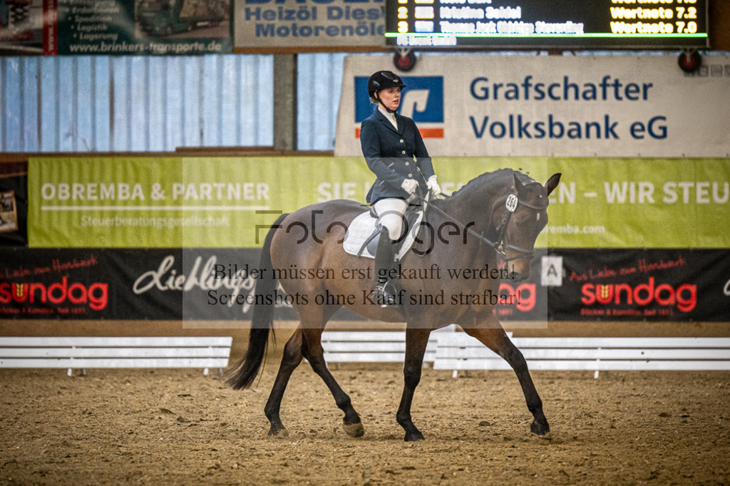 DOS_1157 | Entdecke hochwertige Reitturnierfotos von Foto Oger. Professionell, emotional und authentisch – jetzt Lieblingsmomente im Shop bestellen.Deutschlandweite Turnierfotografie. - Realisiert mit Pictrs.com