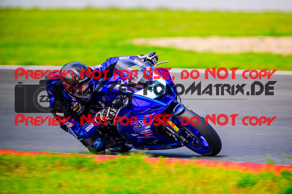 MaZZes_FotoMatrix_240601_6007705_8919 | R7