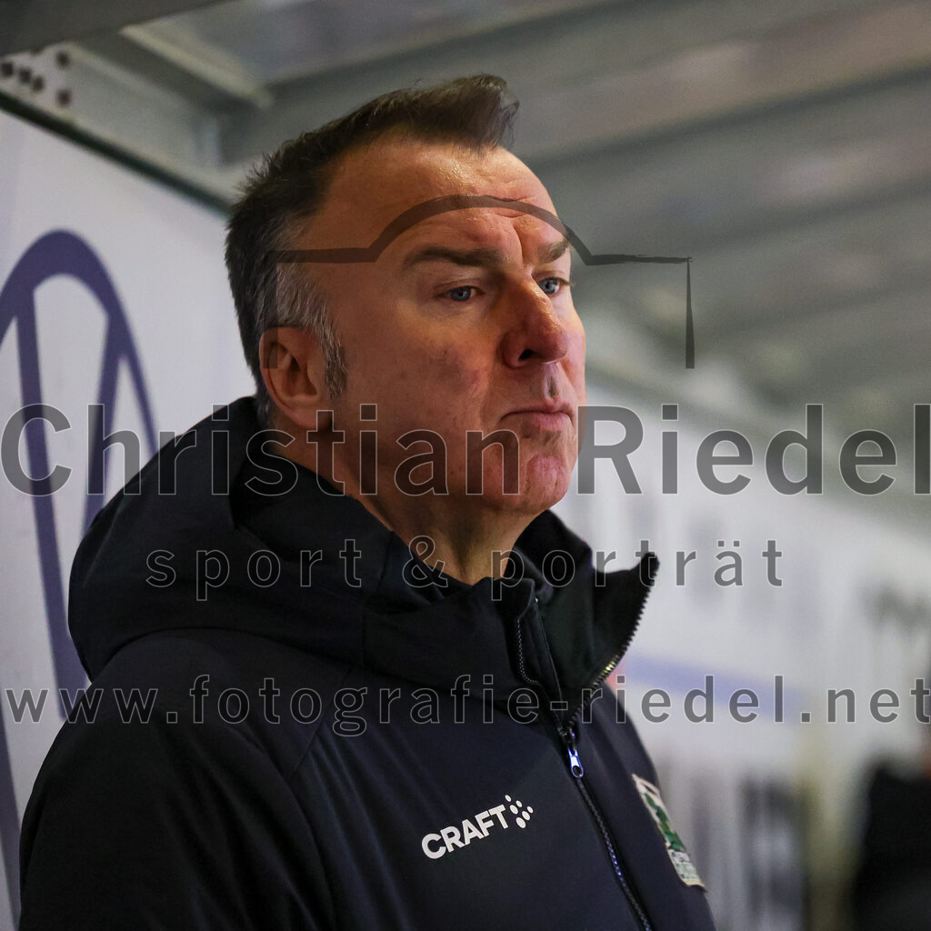 2026-01-02_089_TSV_Erding_gegen_Hoechstadt_Alligators | Erding, Deutschland, 02.01.2026:Eishockey, Oberliga Süd 2025 / 2026, 33. Spieltag, TSV Erding gegen Höchstadt Alligators, Endergebnis: 2:1Teamchef Thomas Daffner (Erding Gladiators)Foto: Christian Riedel / fotografie-riedel.net