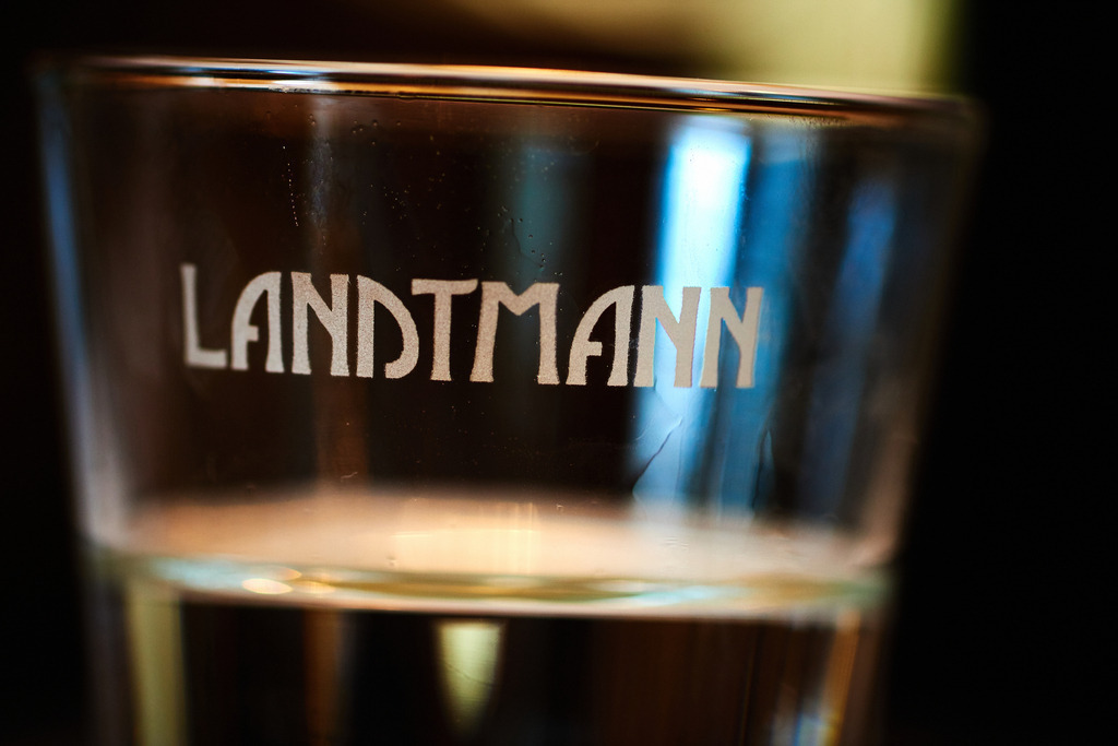 Cafe Landtmann Wasserglas mit Schriftzug | Wien, Austria - September 07, 2018: Cafe Landtmann Wasserglas mit Schriftzug. - Realisiert mit Pictrs.com