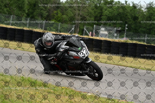 25bt02-1398 | markuskiefer.com - Realisiert mit Pictrs.com