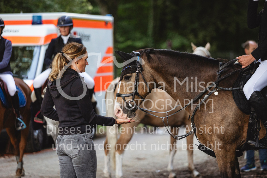 240913_OWLCh_PonyTrophy-733 | Deine schönsten Turniermomente als professionelle Fotos! Entdecke hochwertige Pferdesport-Fotografie im Online-Shop. Jetzt Fotos finden & bestellen!