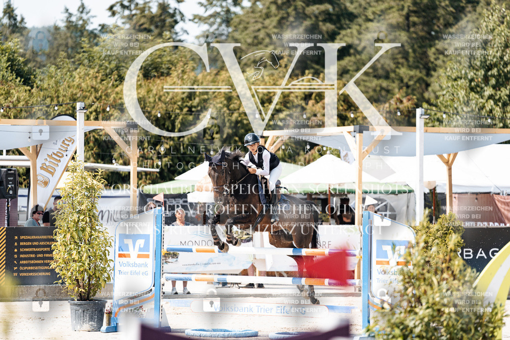 CK901169 | Turnierfotografie Pferdefotografie Trier Rheinland-Pfalz Pferdesport Reitsport Tierfotografie Sportfotografie Pferdevideo Pferdevideografie Equestrianvideography equestrianphotography  - Realisiert mit Pictrs.com