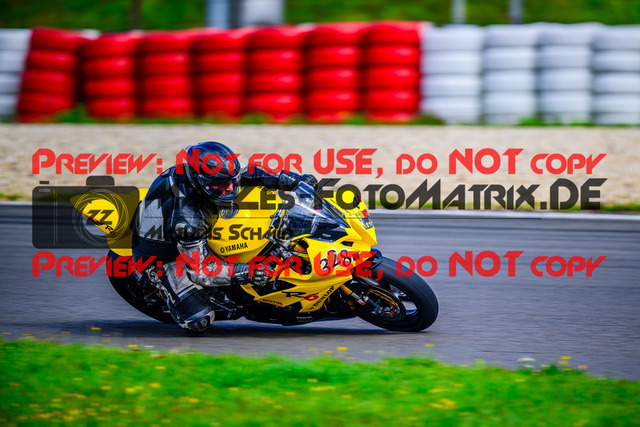 MaZZes_FotoMatrix_240910_6007705_8152 | GELB