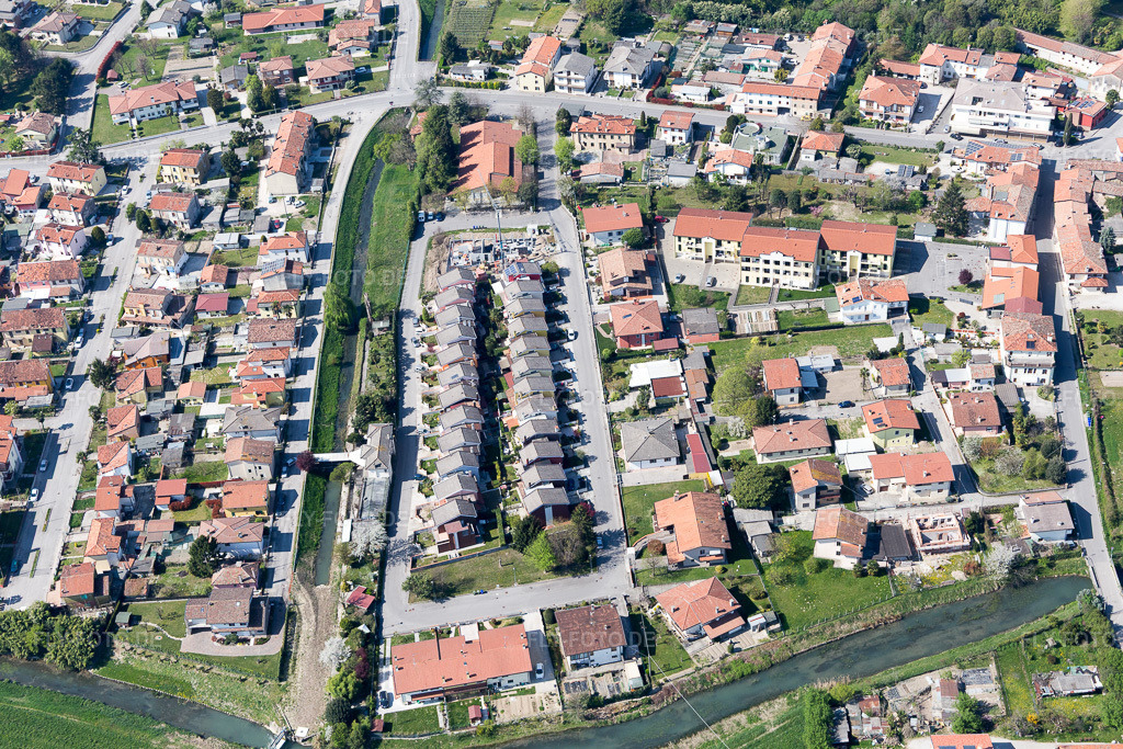 Luftbild: Ortsansicht in Fossalta di Portogruaro im Bundesland Venetien in Italien. Foto: IMG_098148.jpg vom 03.04.2017 durch Werner Riehm/FLY-FOTO.de
