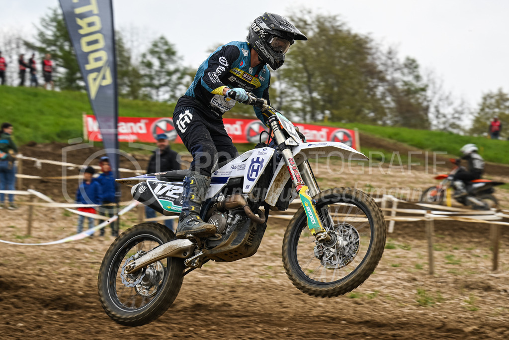 Motocross Schlatt bei Winterthur - 30. April 2023 | #172 Peter Mirco aus Muhen (CH) auf Husqvarna in der Kategorie ProRace Serie am Motocross Schlatt bei Winterthur, 30. April 2023. 
Instagram: @mx_schlatt | @mc_wila | @sam_schweiz
Bild: Sportfotografie Markus Aeschimann | www.markus-aeschimann.ch - Realisiert mit Pictrs.com