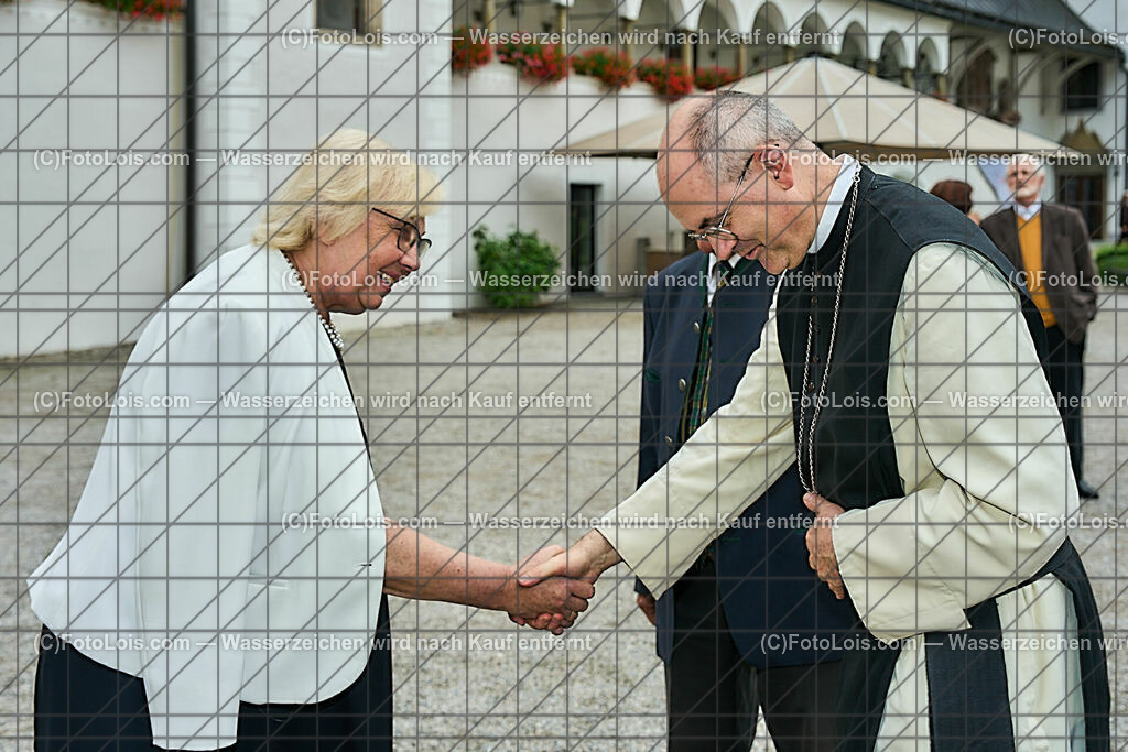 ALP0047_XXXIX_Chopin-Festival_MankaSzulik-Maurer | (C)FotoLois.com, Alois Spandl, XXXIX. internationales CHOPIN-Festival in der Kartause Gaming, Eröffnung des Festivals mit Einmarsch der Goldhaubengruppe Lackenhof mit der Musikkapelle Gaming sowie den Ehrengästen und Eröffnungsansprachen in der Barockbibliothek, Fr 4. August 2023.