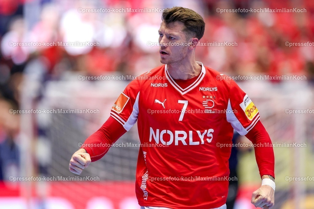EHF20012602045 | 20.01.2026, Handball, Men's EHF EURO 2026, Dänemark - Portugal, Jyske Bank Boxen in Herning, Dänemark, Preliminary Round:  Emil Jakobsen (Denmark #07) jubelnd 