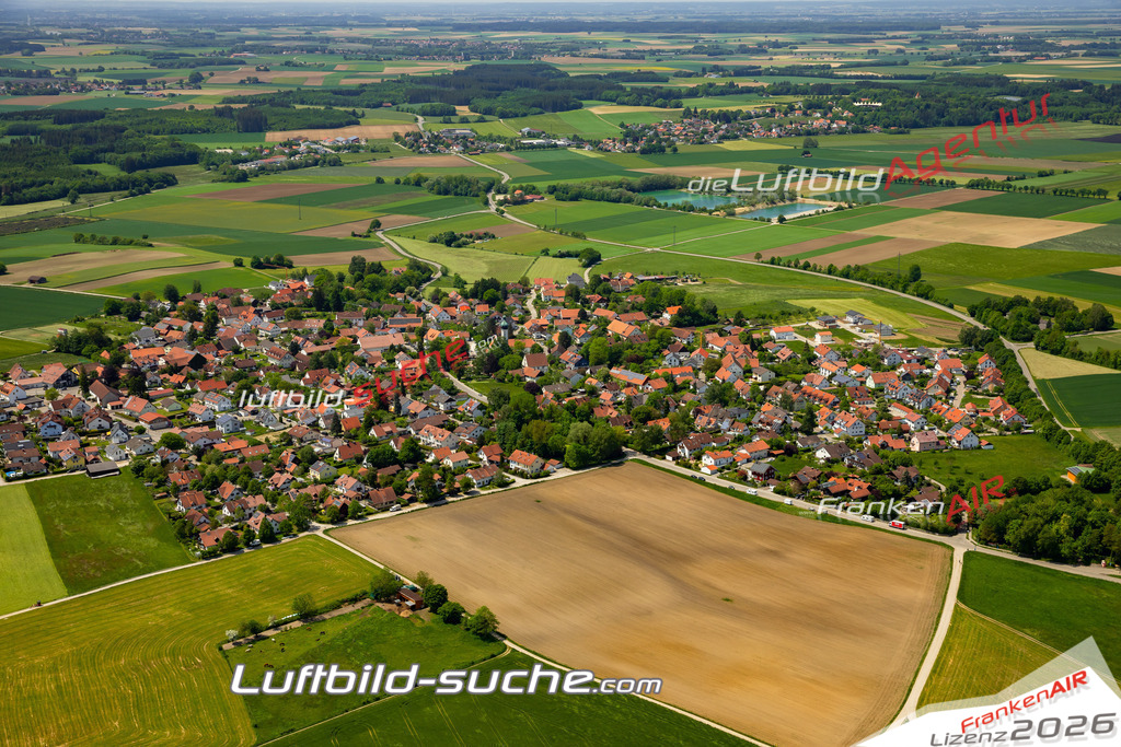 Das Luftbild zeigt  Geltendorf - Die Luftaufnahme wurde 2023 vom UL-Flugzeug aus erstellt ( keine Drohne ) - Hochauflösende Luftaufnahme - Für grossformatige Ausdrucke geeignet. Die Geschenkidee !Mit Lizenz und Bildrechte bestellbar
