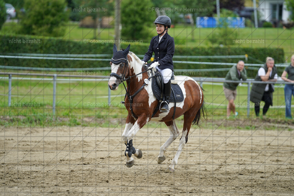 20240630-FAH01214 | Turnierbilder Schwabmünchen, Dressurbilder, Springreitturnier, Reitsportbilder, Turnierfotografen Bayern, Turnierfotograf