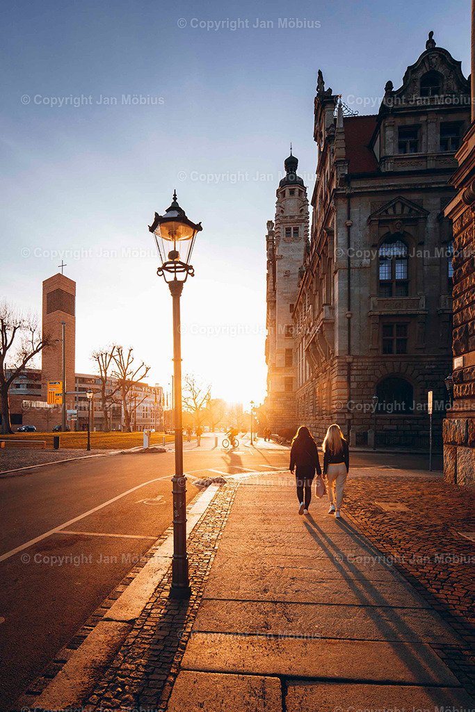 Neue Rathaus Leipzig | Das Neue Rathaus Leipzig beeindruckt mit monumentaler Architektur, historischem Flair und zentraler Lage. Es zählt zu den markantesten Wahrzeichen der Stadt und ist ein beliebter Fotospot - Realisiert mit Pictrs.com
