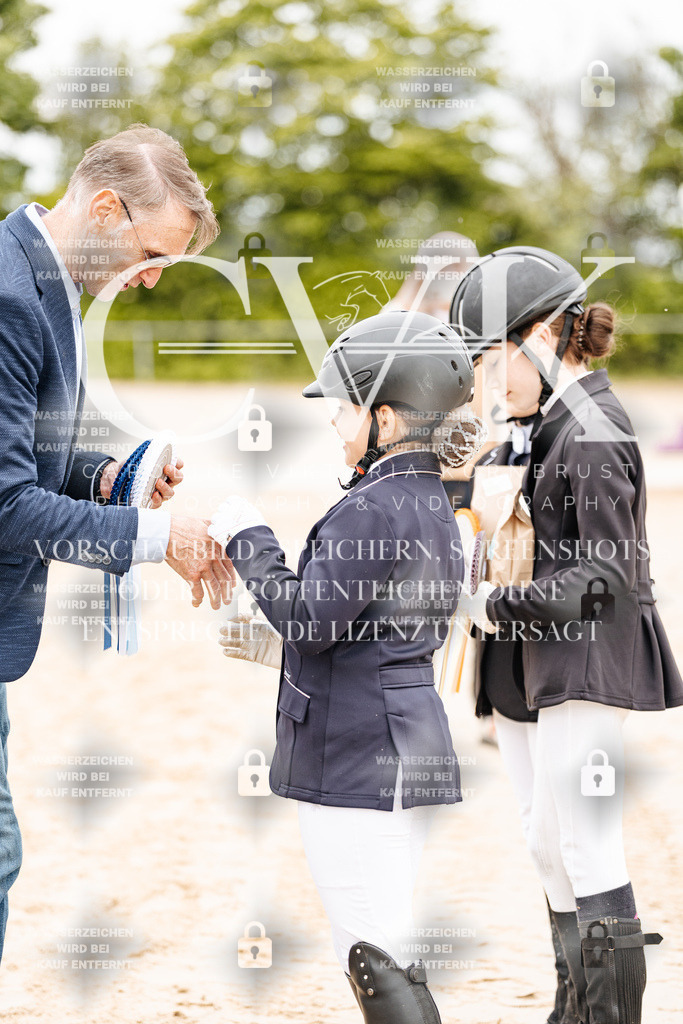 CK903756 | Turnierfotografie Pferdefotografie Trier Rheinland-Pfalz Pferdesport Reitsport Tierfotografie Sportfotografie Pferdevideo Pferdevideografie Equestrianvideography equestrianphotography  - Realisiert mit Pictrs.com