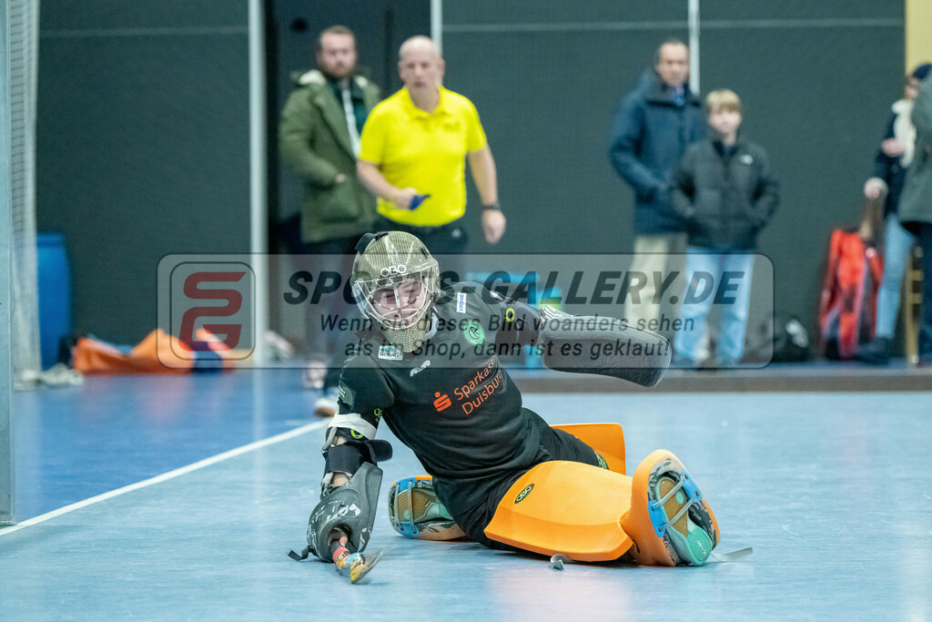 HK_20240113_107932 | 1. Bundesliga Damen Düsseldorfer HC - Club Raffelberg am 13.1.2024 DHC Halle, Düsseldorf , Sophia Wegener Torfrau ( Club Raffelberg #24 )